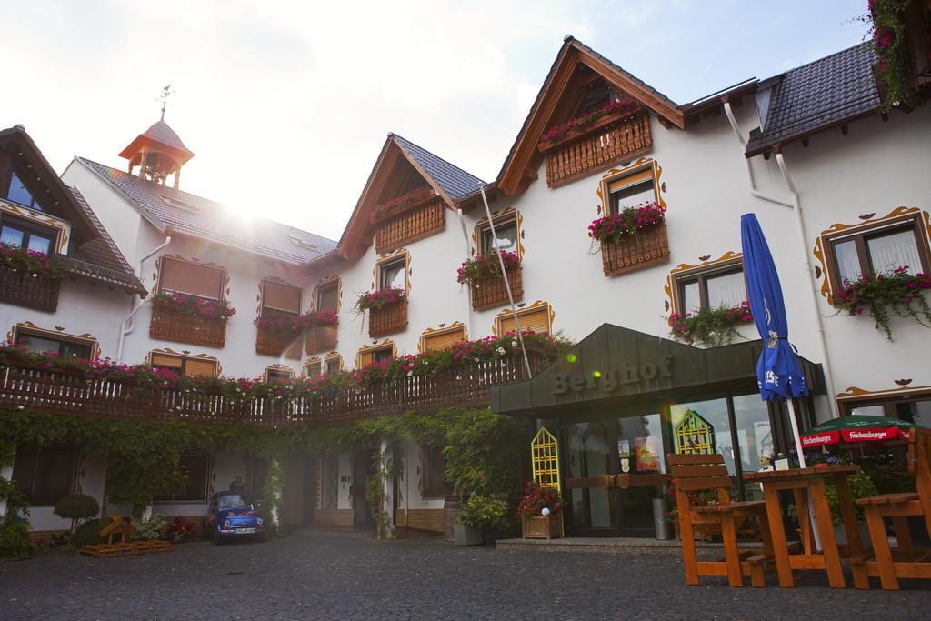 Hotel - Restaurant Berghof Berghausen  Bagian luar foto