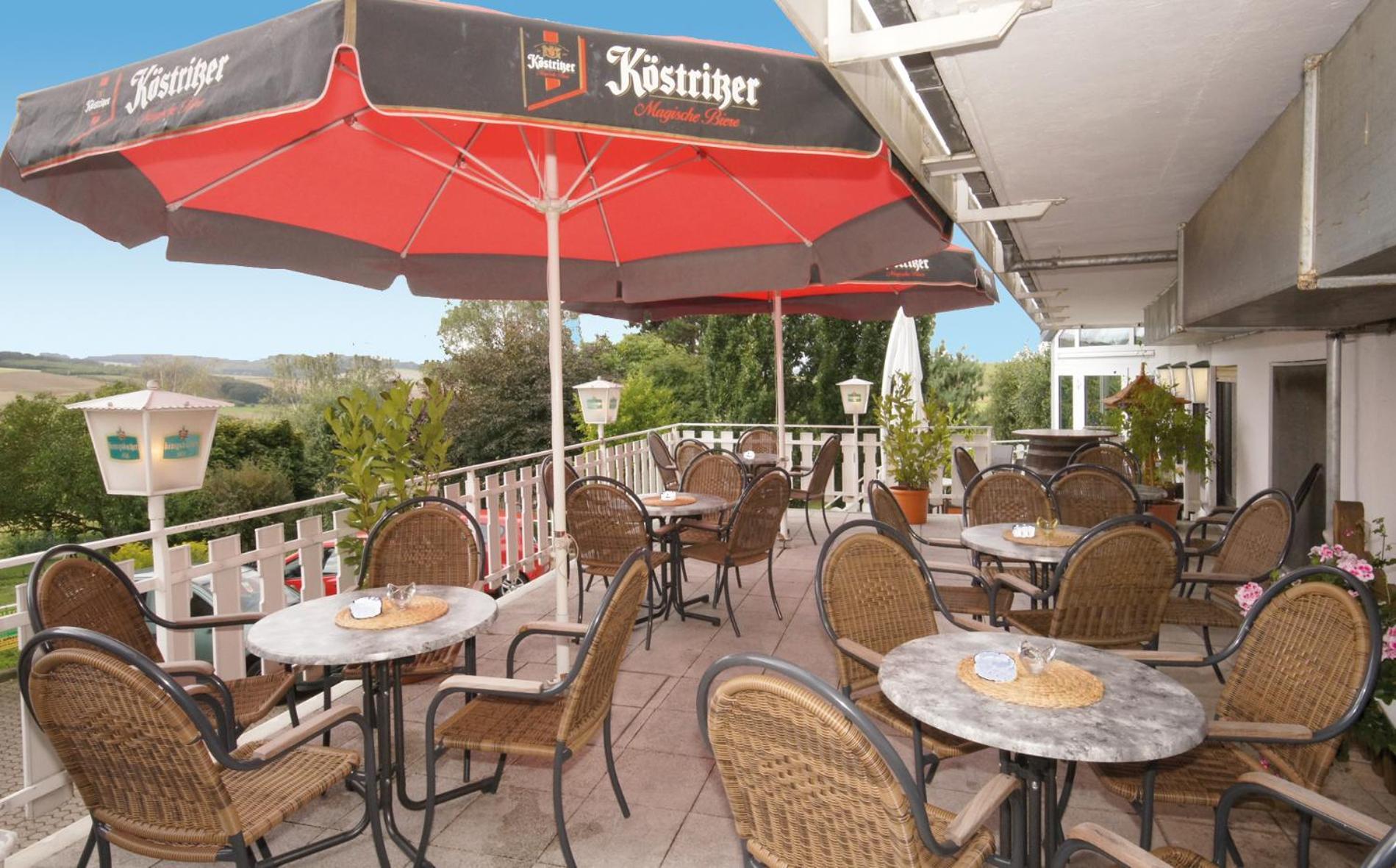 Hotel - Restaurant Berghof Berghausen  Bagian luar foto